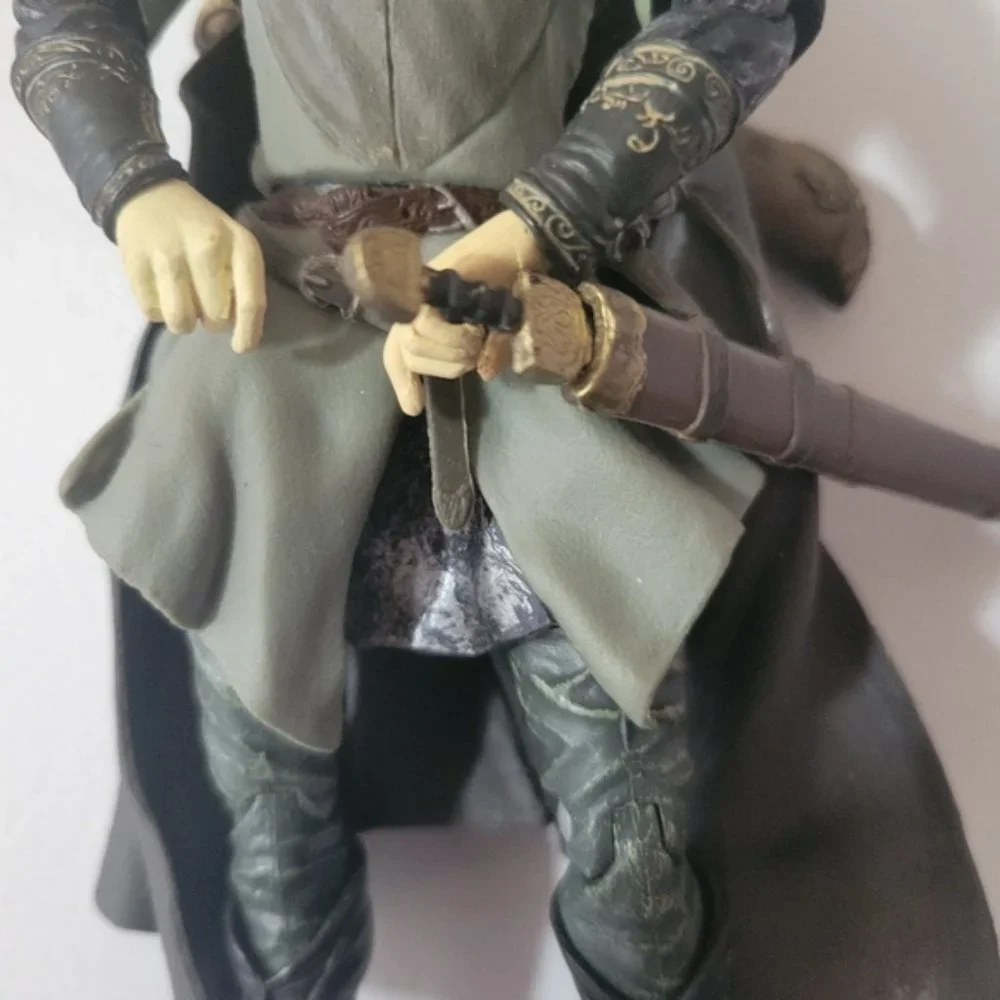 Lord of the Rings Legolas Action Figure - Picture 4 of 7